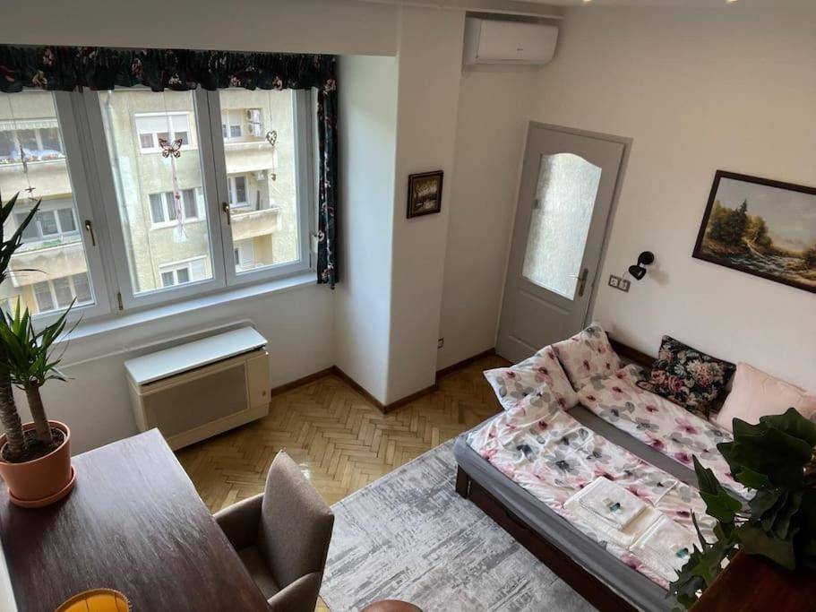 Apartament Awesome, 15 Mins To Center